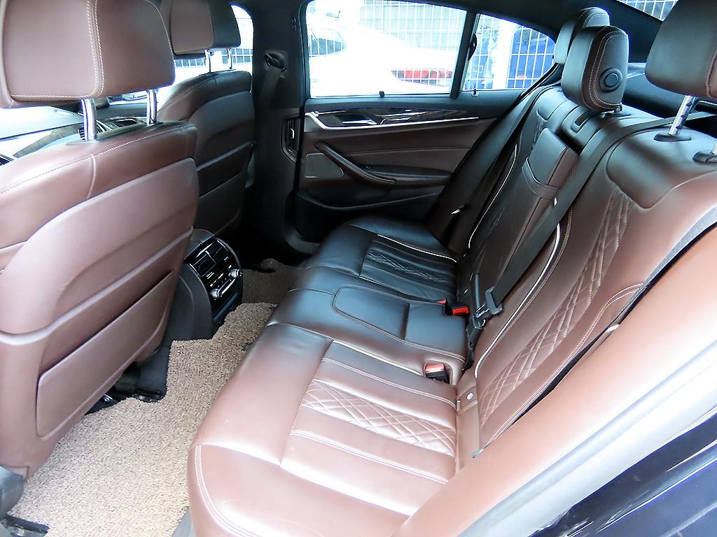 BMW 5-Series — photo 06