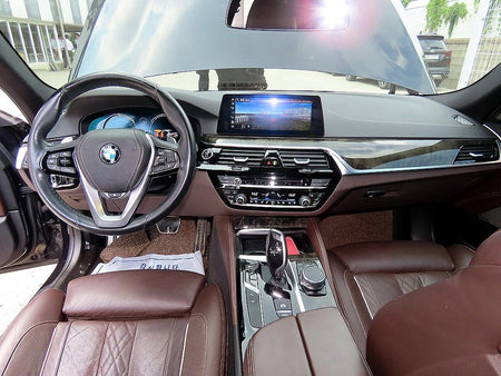 BMW 5-Series — photo 07