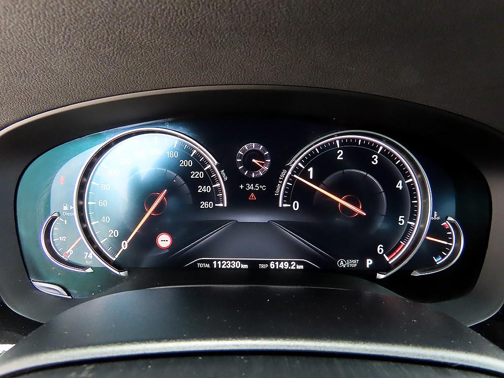 BMW 5-Series — photo 09