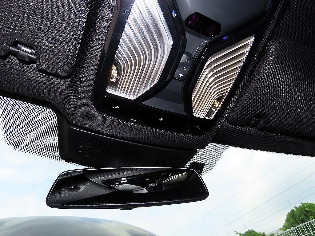 BMW 5-Series — photo 14