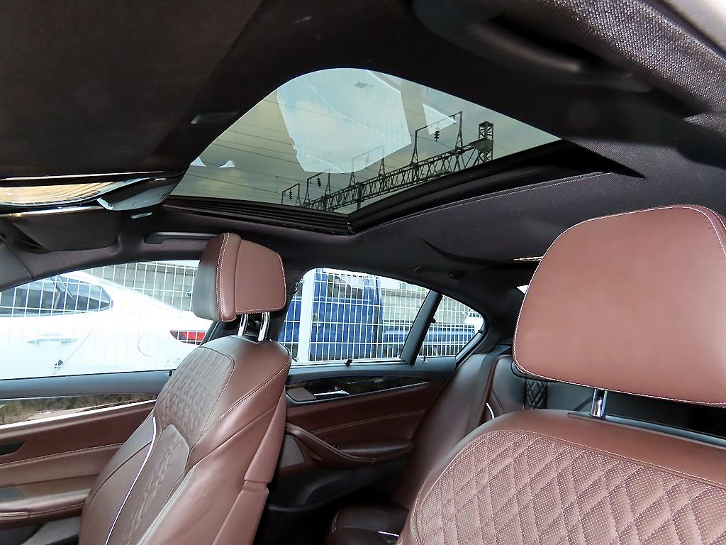 BMW 5-Series — photo 17