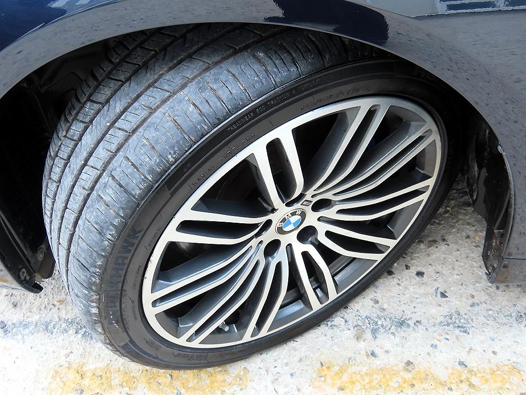 BMW 5-Series — photo 20