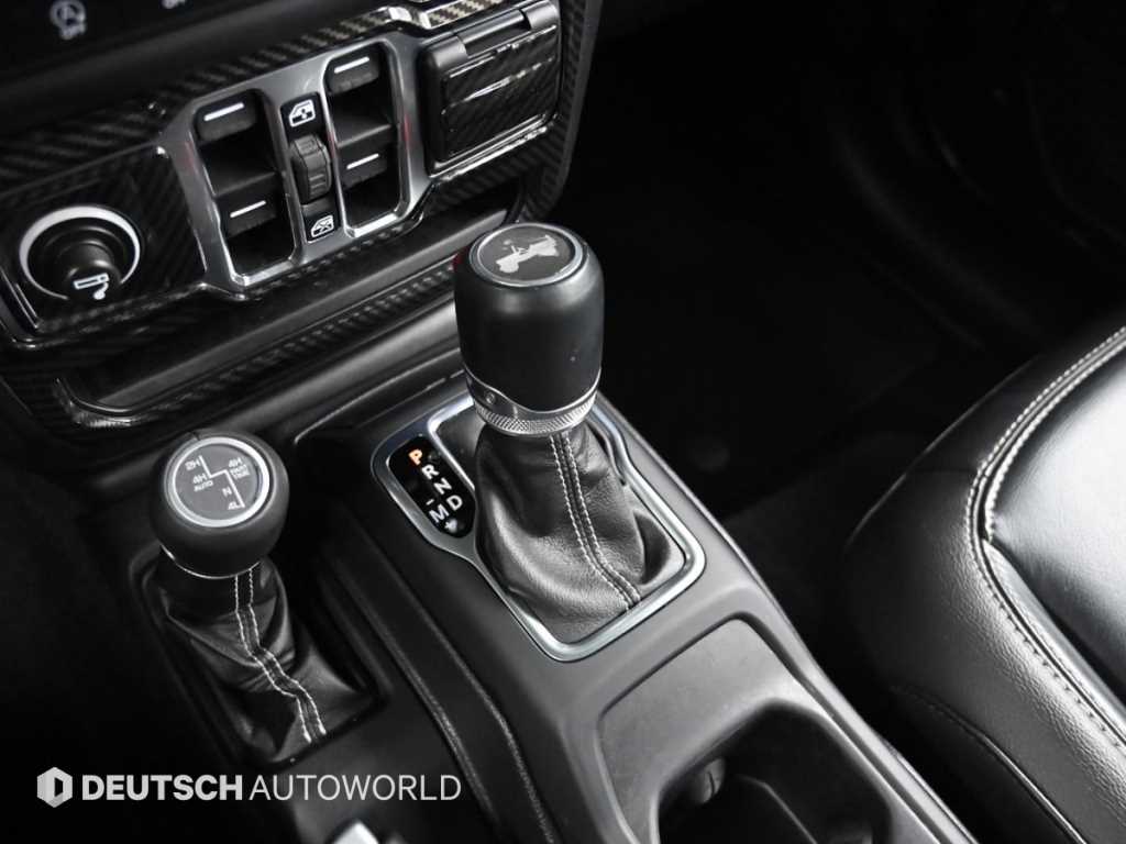 Jeep Wrangler — photo 09