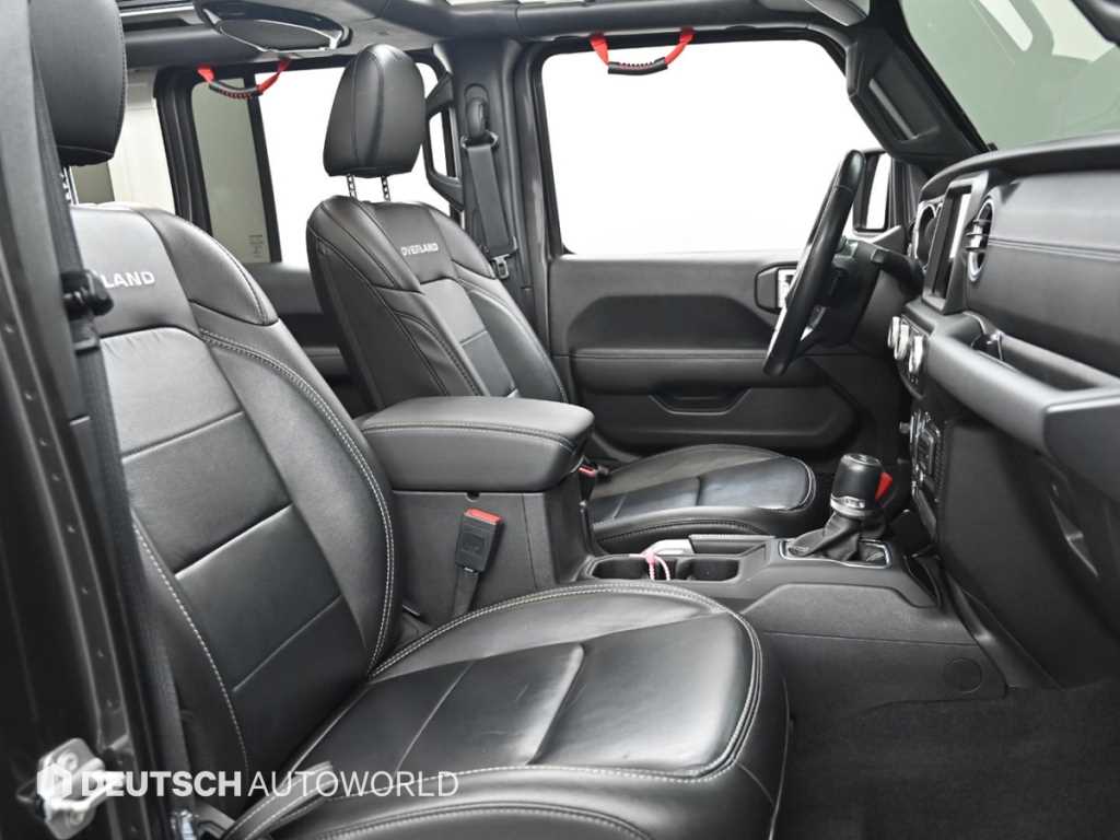 Jeep Wrangler — photo 10