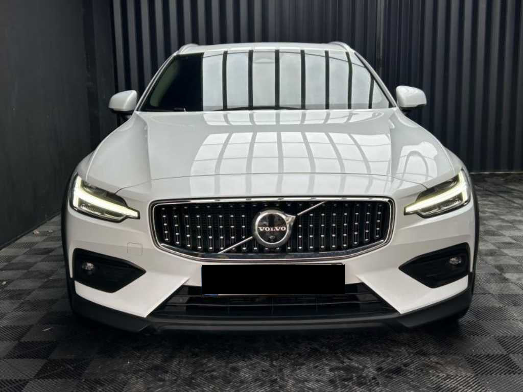 Volvo V60 — photo 01