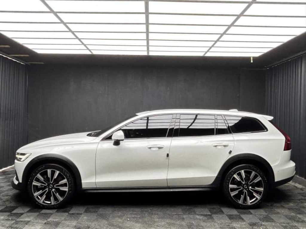 Volvo V60 — photo 03