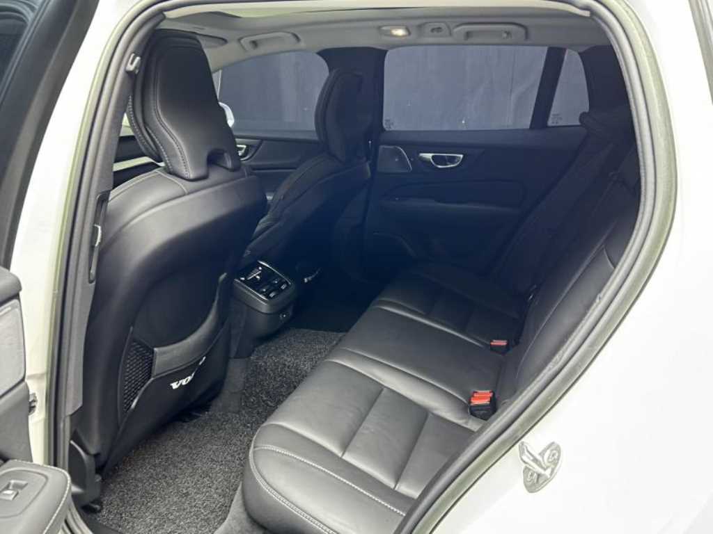 Volvo V60 — photo 08