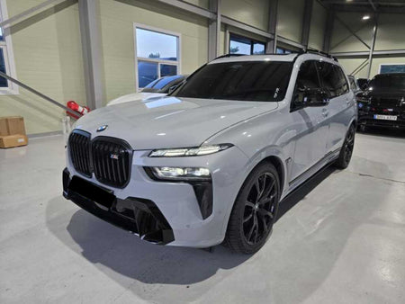 BMW X7 — photo 01
