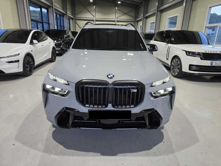 BMW X7 — photo 02