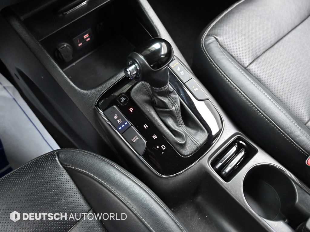 Kia K3 — photo 09