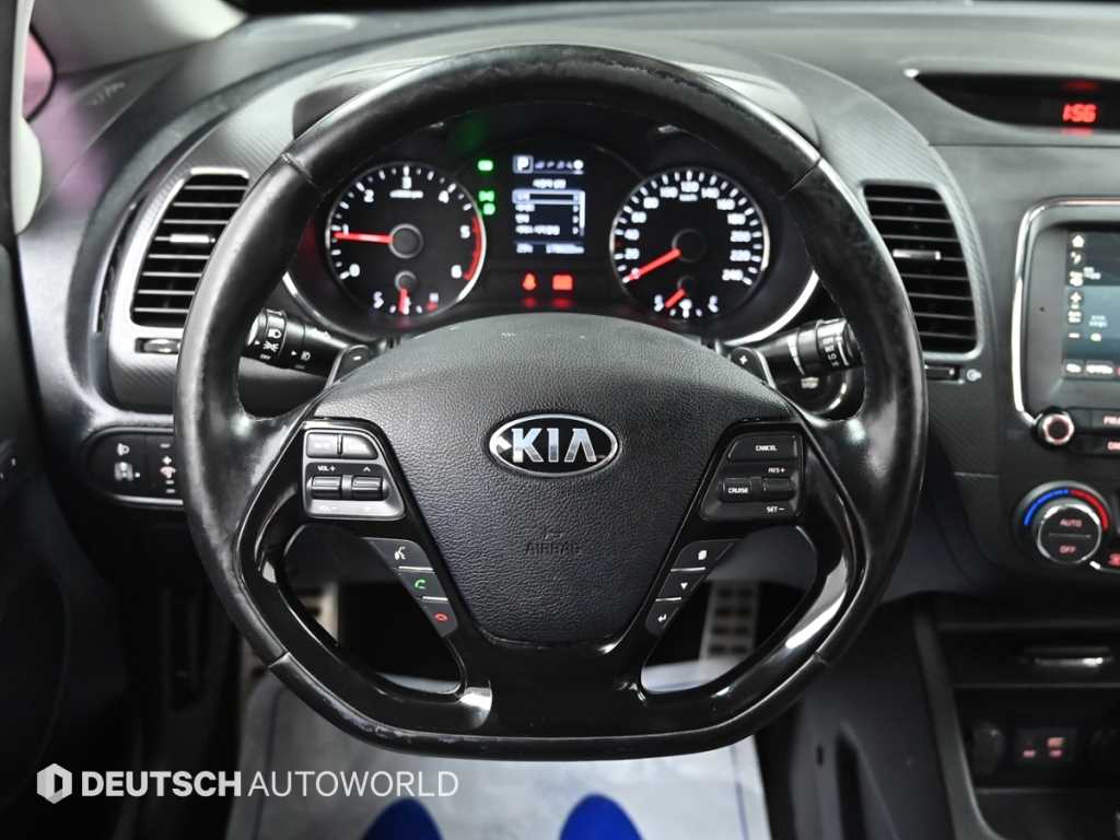 Kia K3 — photo 13