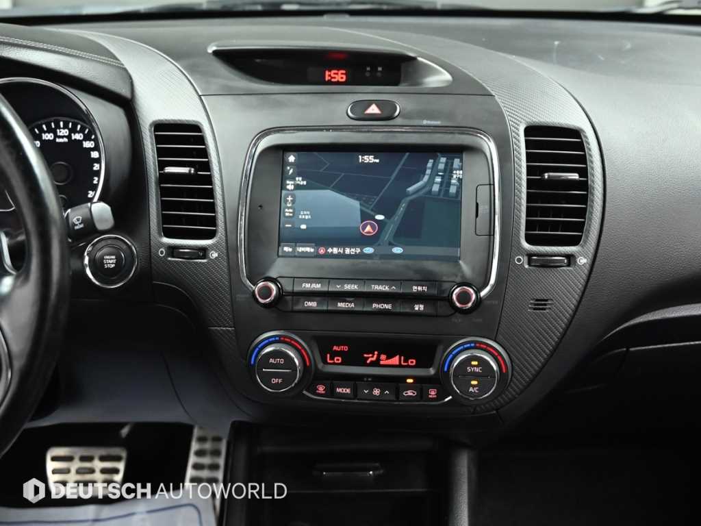 Kia K3 — photo 14