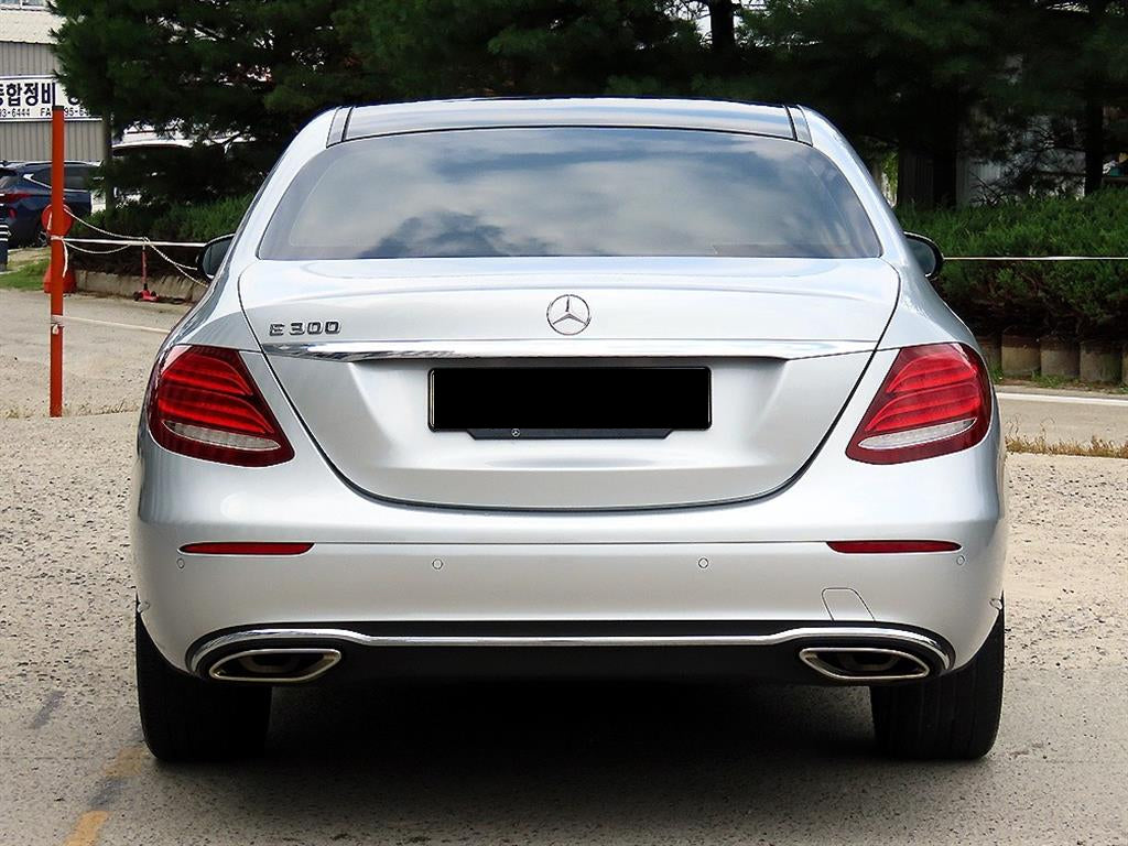 Mercedes-Benz E-Class — photo 04