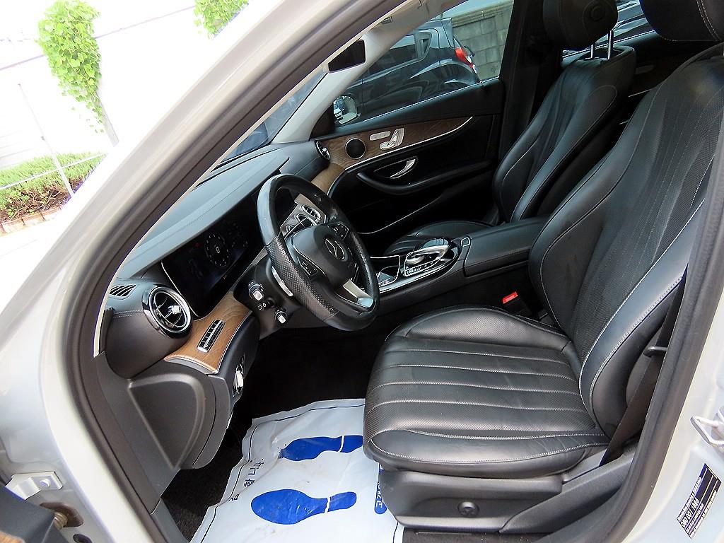 Mercedes-Benz E-Class — photo 05