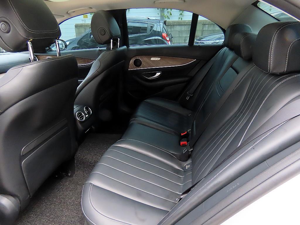 Mercedes-Benz E-Class — photo 06