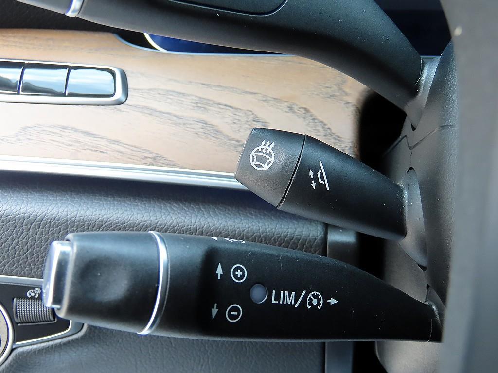 Mercedes-Benz E-Class — photo 12