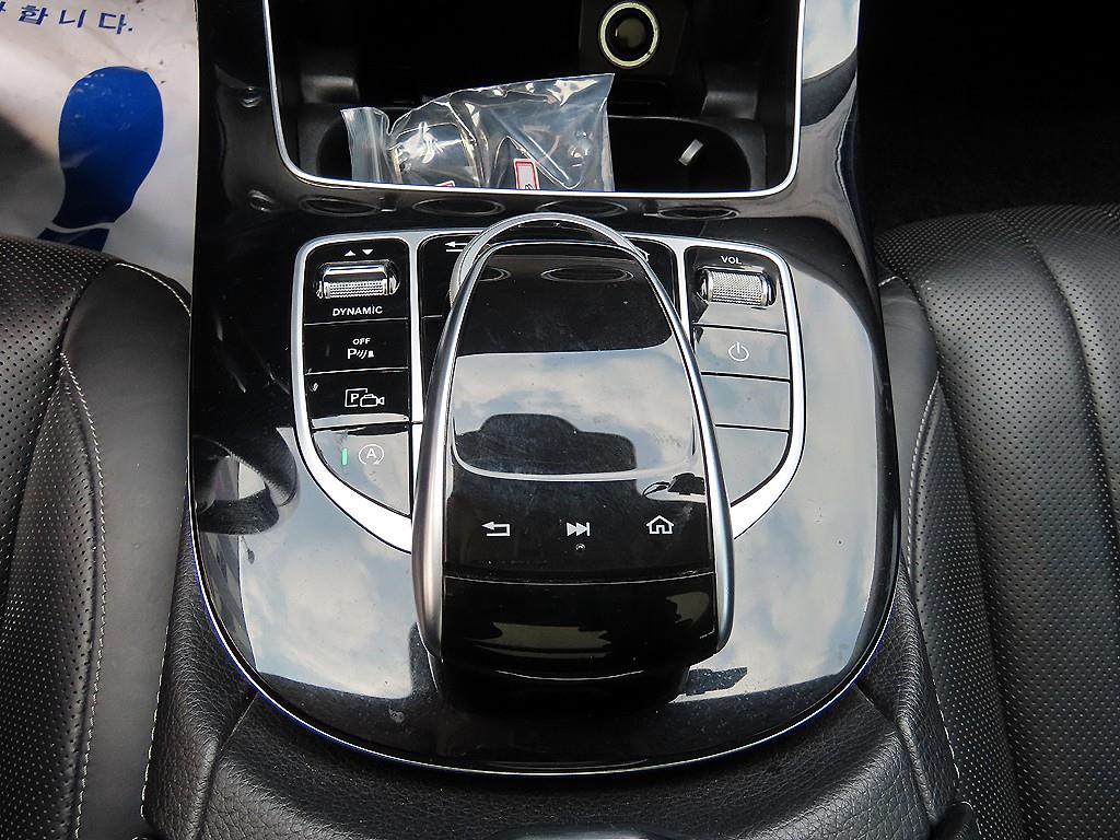 Mercedes-Benz E-Class — photo 13