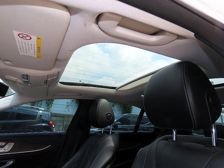 Mercedes-Benz E-Class — photo 16