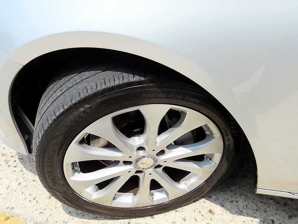 Mercedes-Benz E-Class — photo 20