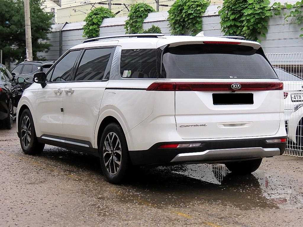 Kia Carnival — photo 03
