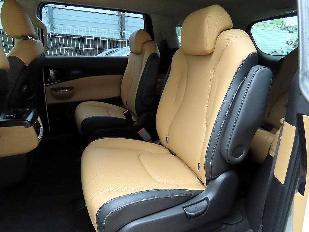 Kia Carnival — photo 06