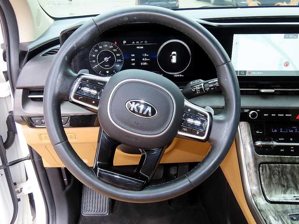 Kia Carnival — photo 09