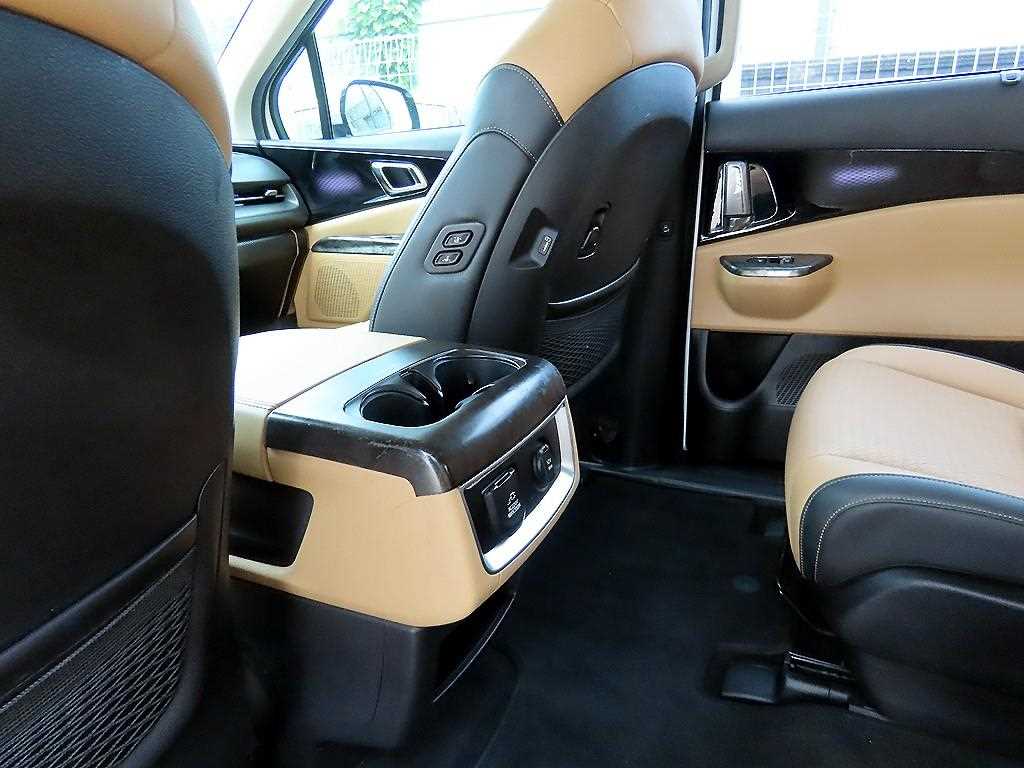 Kia Carnival — photo 15