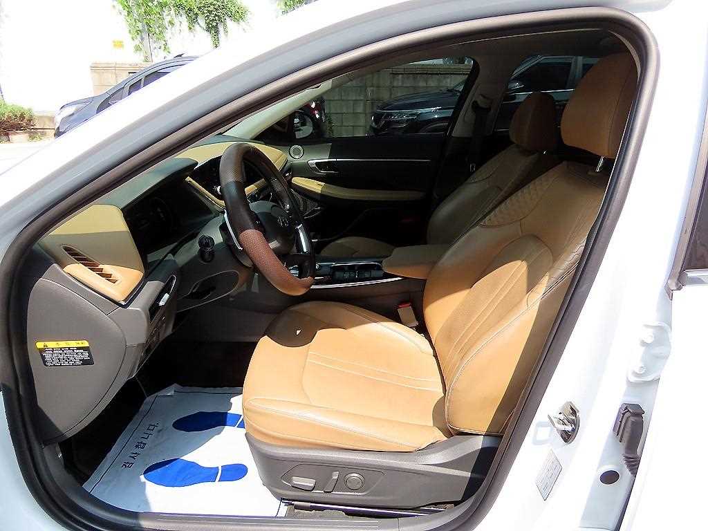 Hyundai Sonata — photo 05