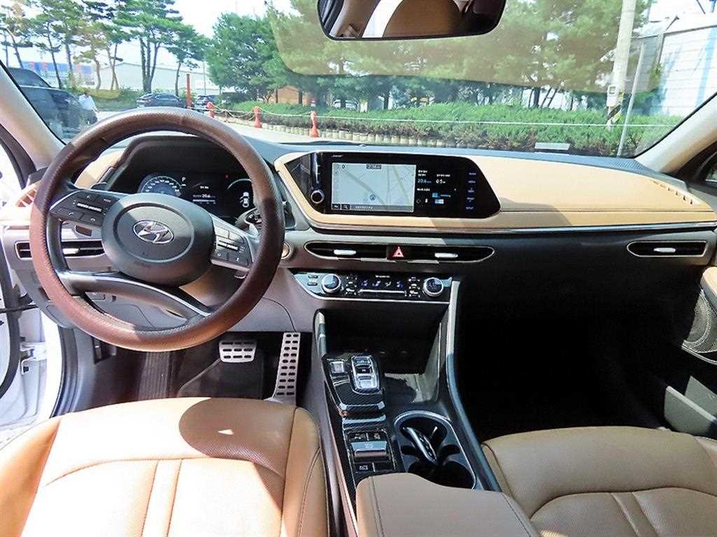 Hyundai Sonata — photo 07