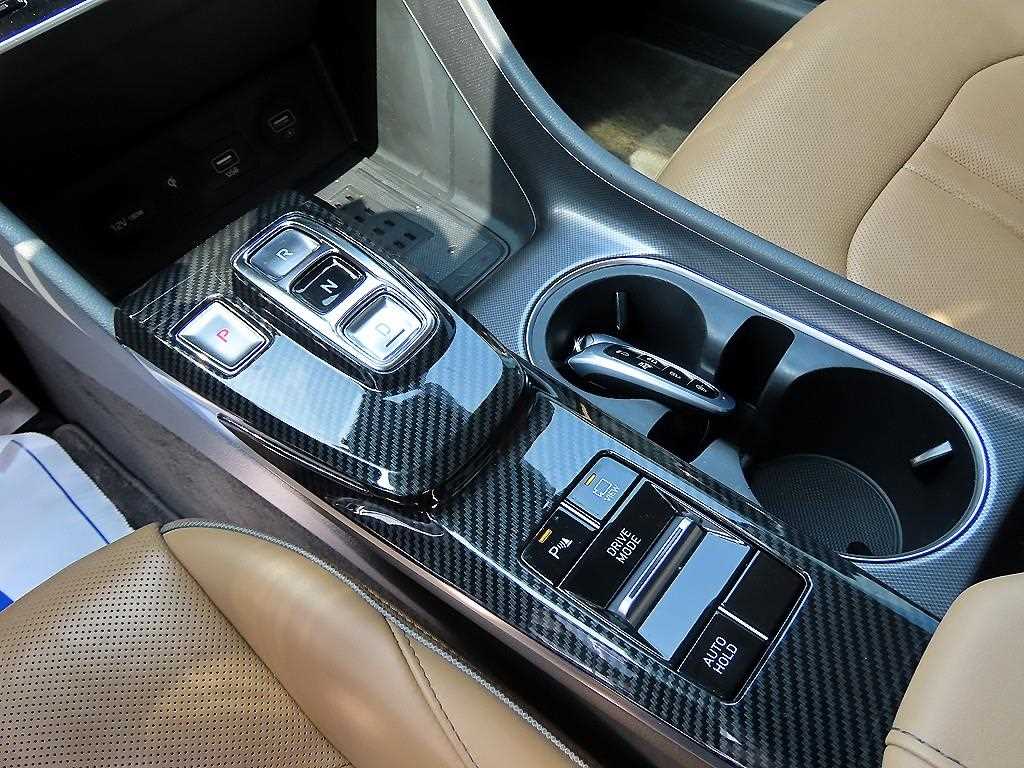 Hyundai Sonata — photo 11