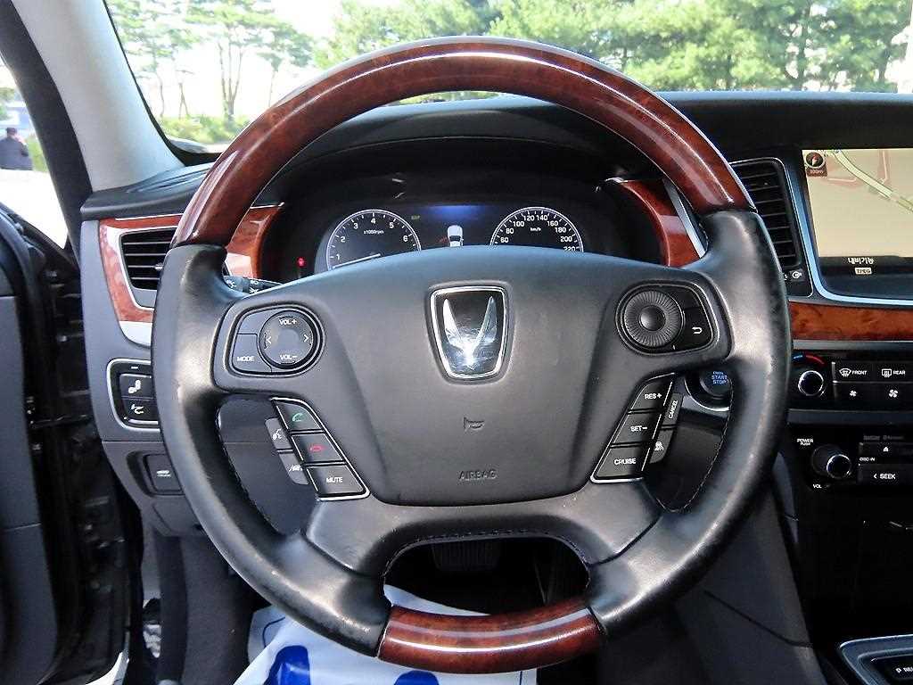 Hyundai Equus — photo 08