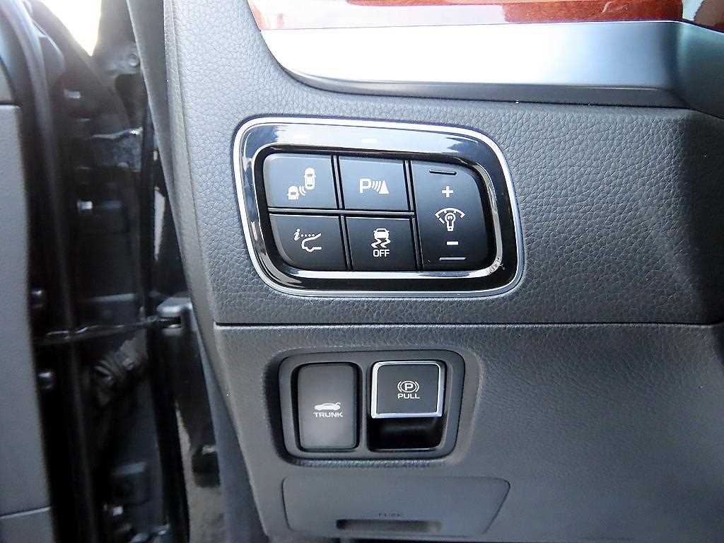 Hyundai Equus — photo 13