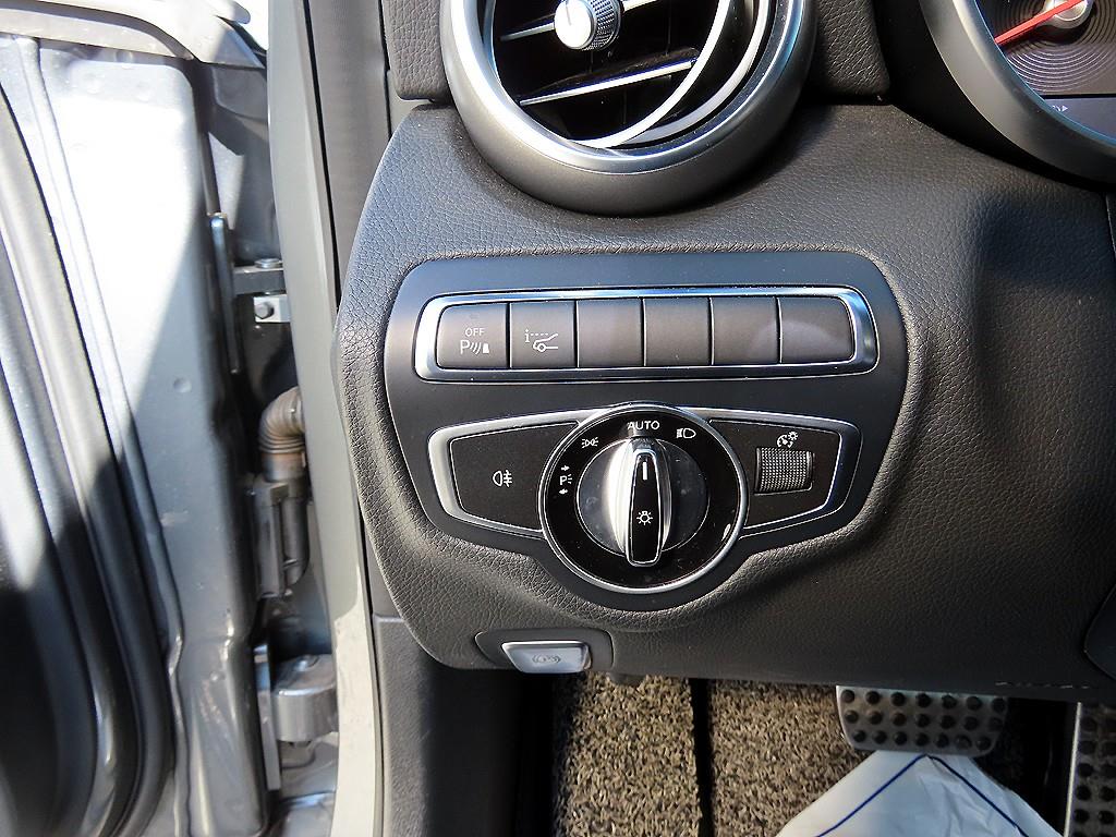 Mercedes-Benz C-Class — photo 12