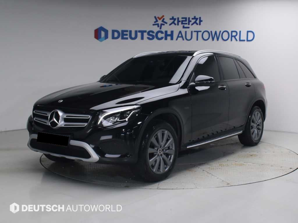 Mercedes-Benz GLC-Class — photo 01