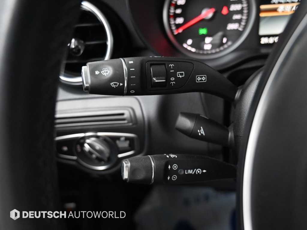 Mercedes-Benz GLC-Class — photo 18