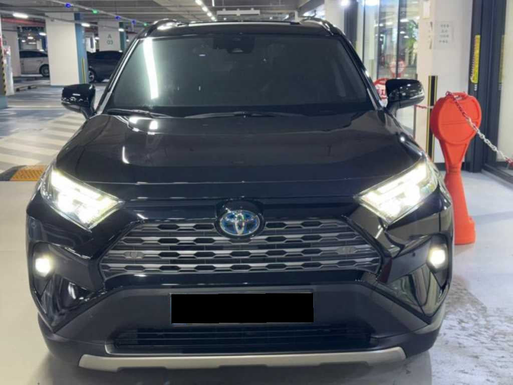 Toyota RAV4 — photo 01