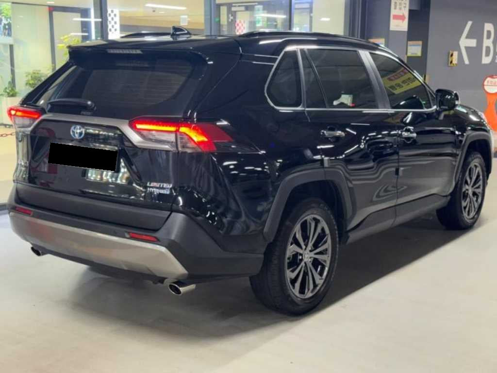 Toyota RAV4 — photo 04