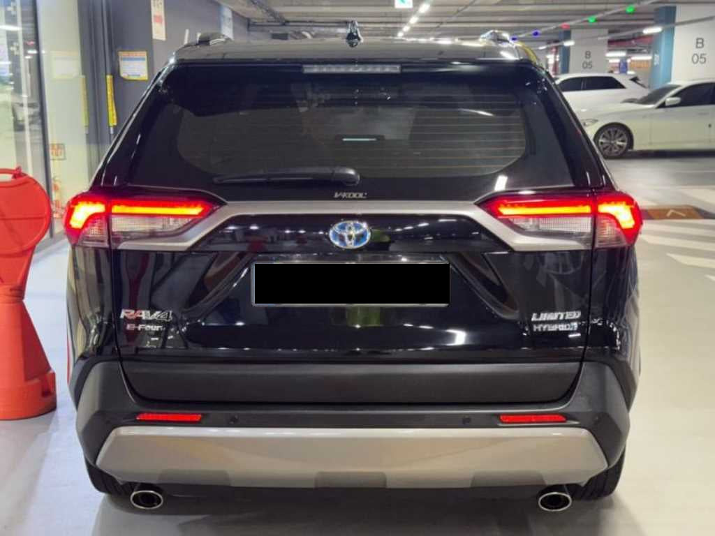 Toyota RAV4 — photo 05