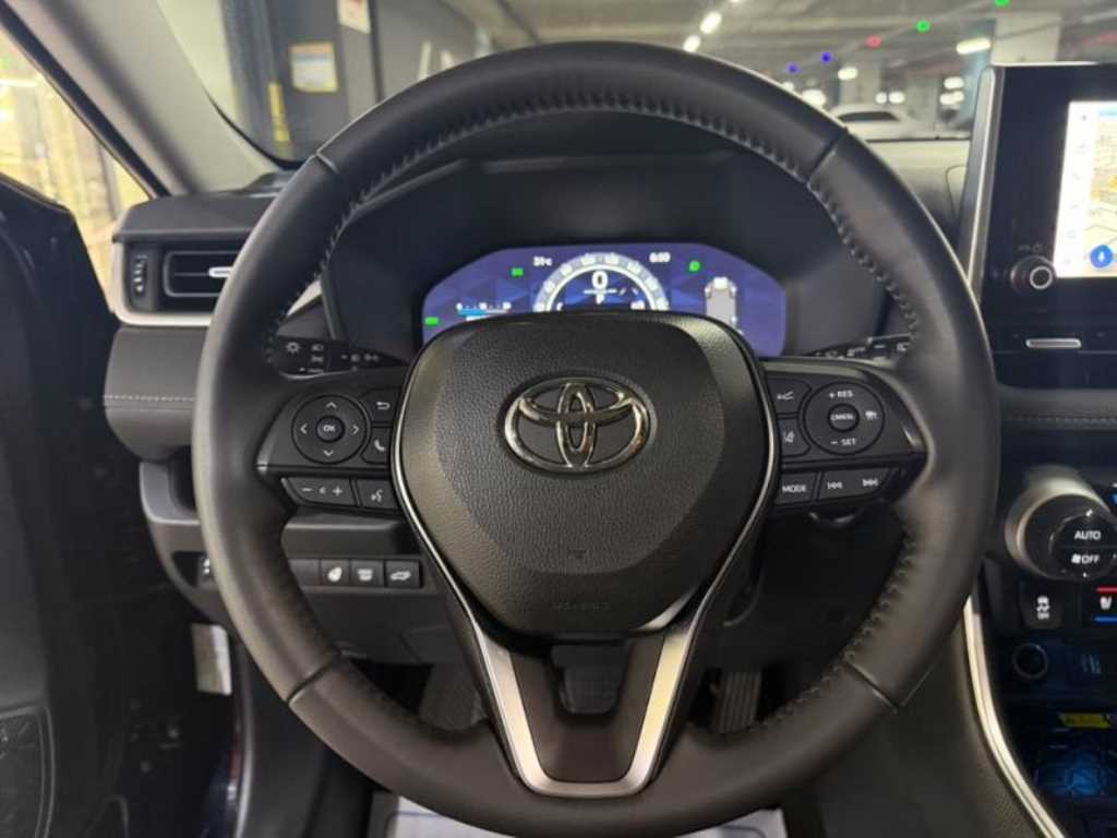 Toyota RAV4 — photo 08