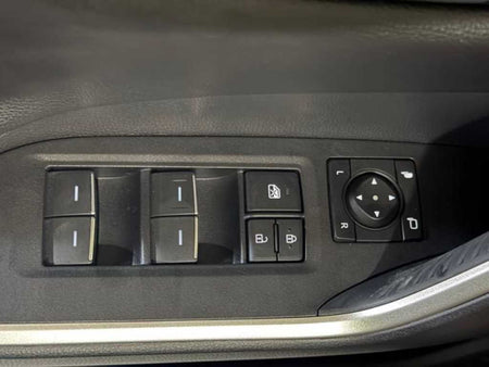 Toyota RAV4 — photo 17