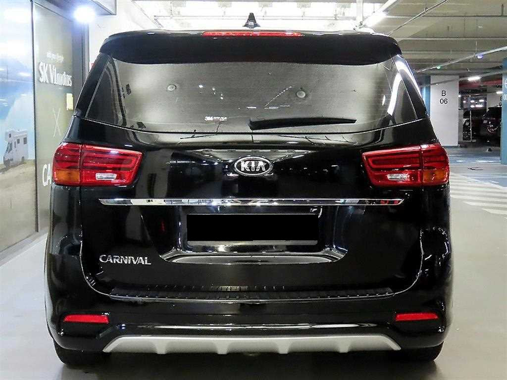 Kia Carnival — photo 05