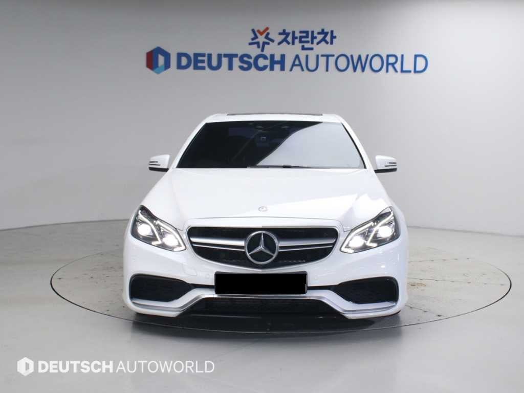 Mercedes-Benz E-Class — photo 03