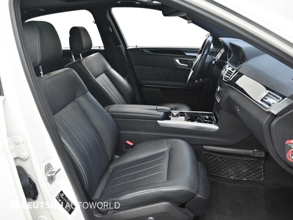 Mercedes-Benz E-Class — photo 10