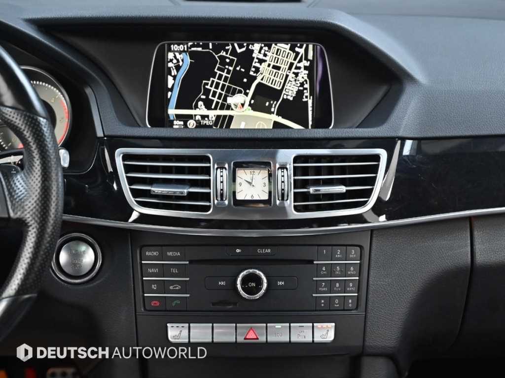 Mercedes-Benz E-Class — photo 14
