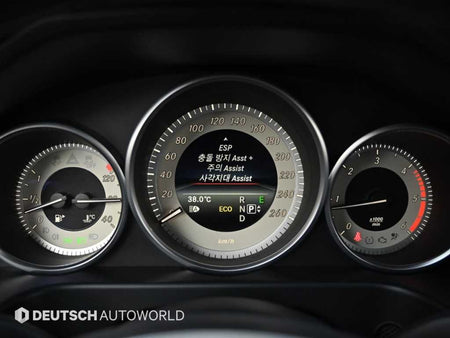 Mercedes-Benz E-Class — photo 17
