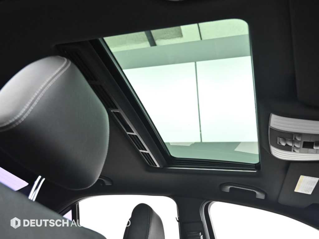 Mercedes-Benz E-Class — photo 18