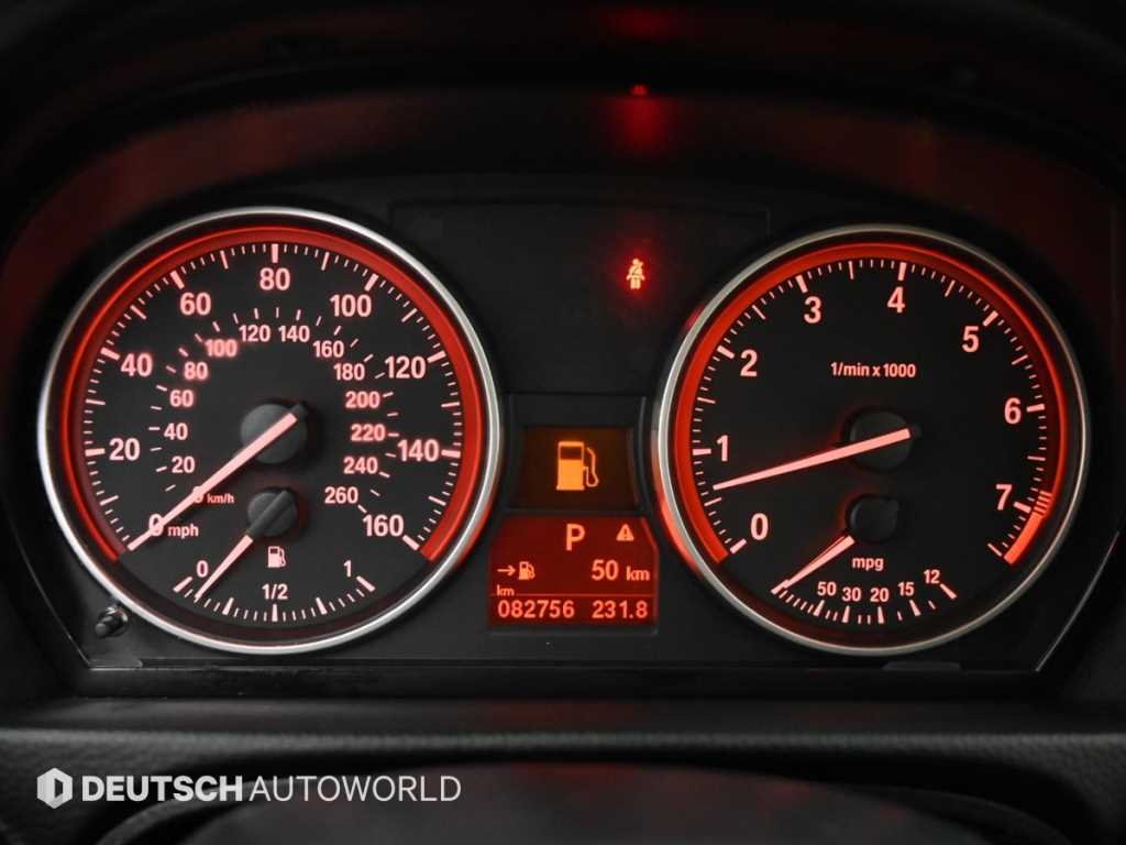 BMW 3-Series — photo 08