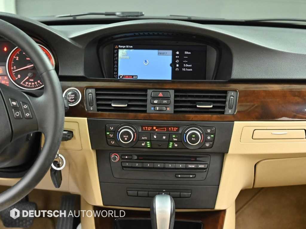 BMW 3-Series — photo 14