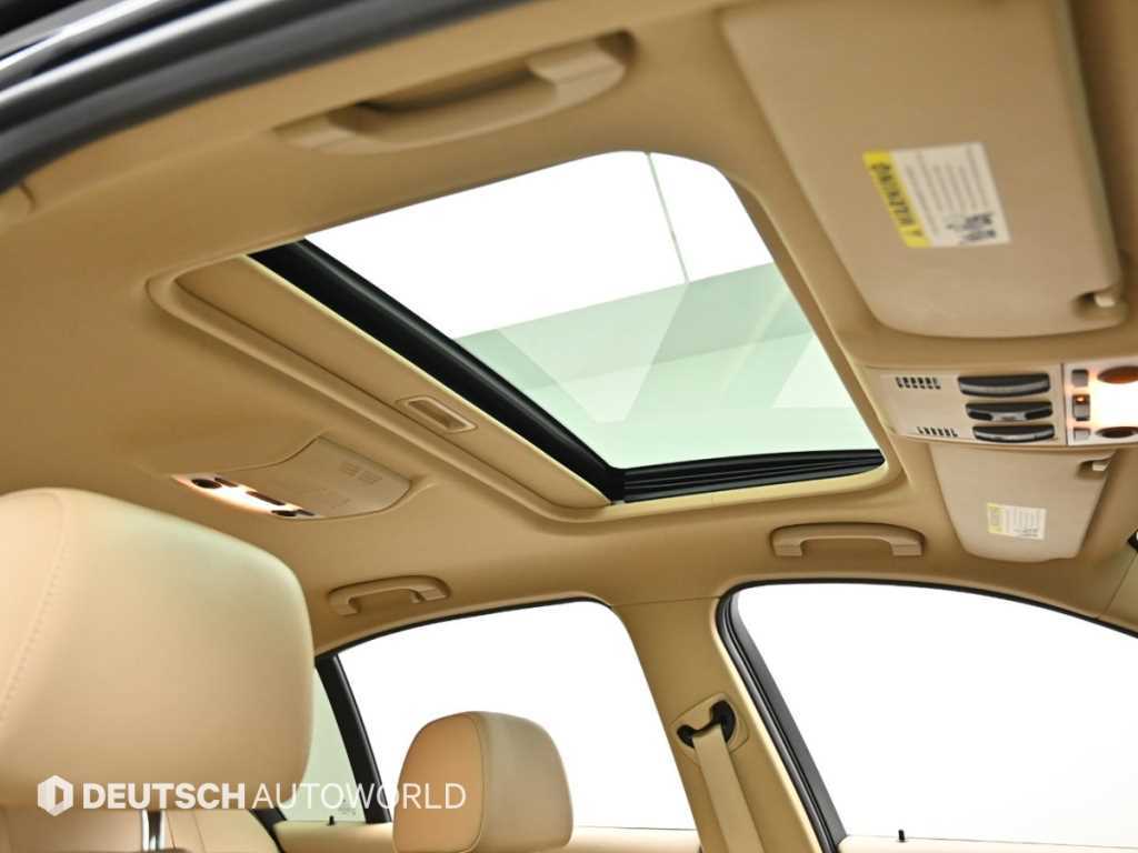 BMW 3-Series — photo 18