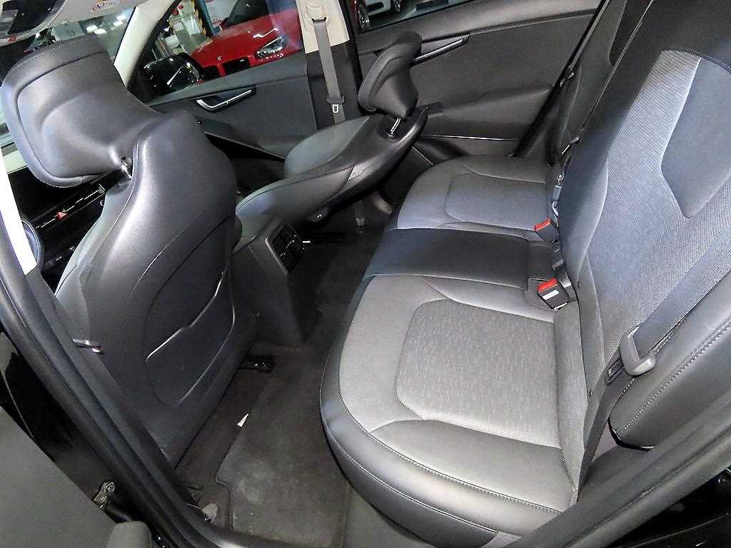 Kia Niro — photo 07